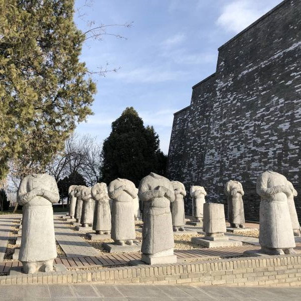 1-Day Qianling Mausoleum & Famen Temple Private Tour